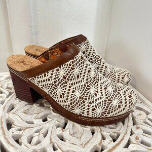 Korks Kork-ease crochet lace clogs